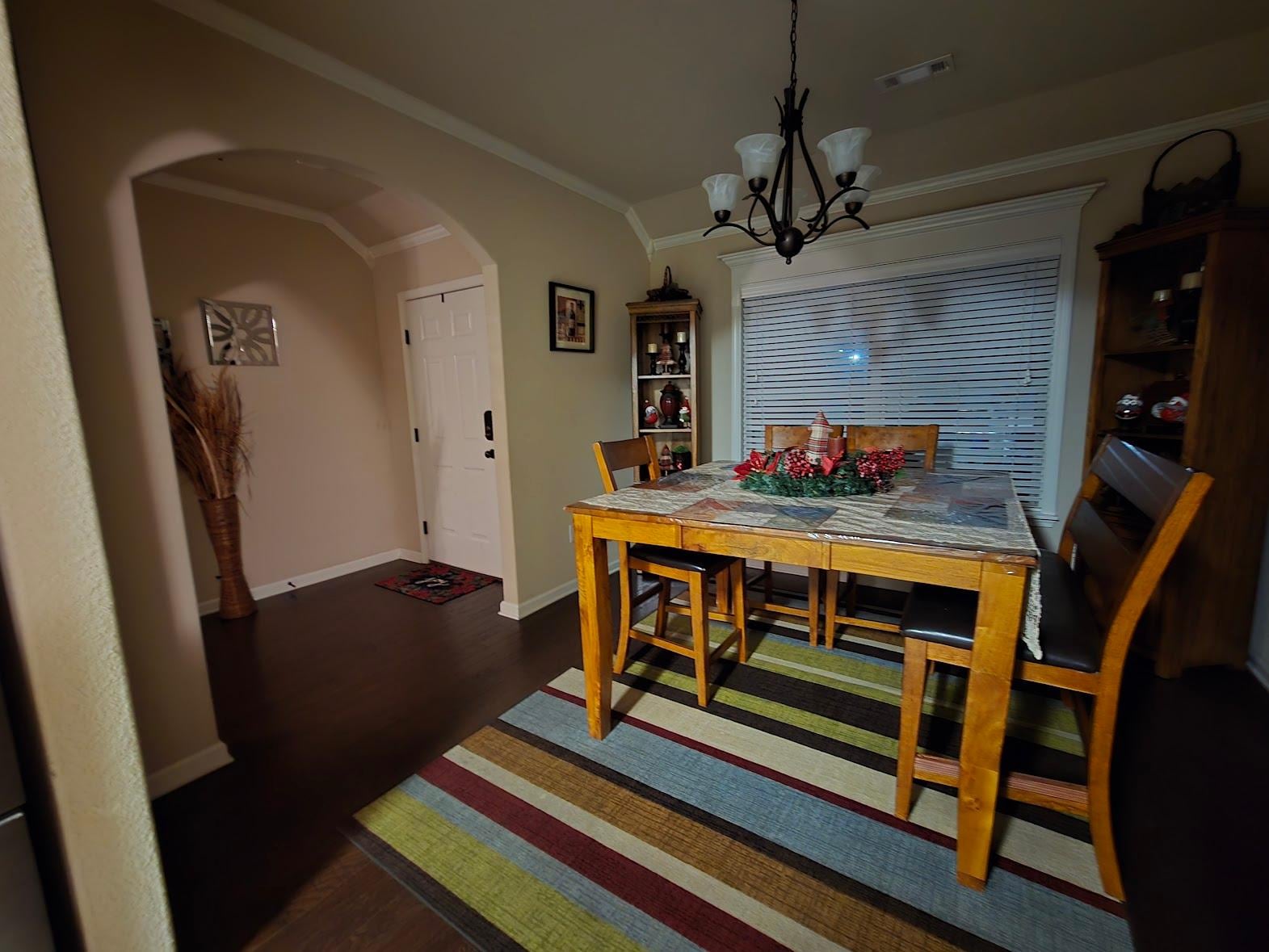 Dining room with games