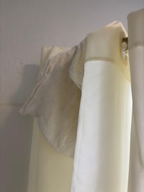 dirty linens from previous guests left in shower--was it cleaned???
