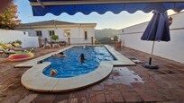 Wonderfull day in the pool