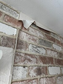 Wallpaper pealing