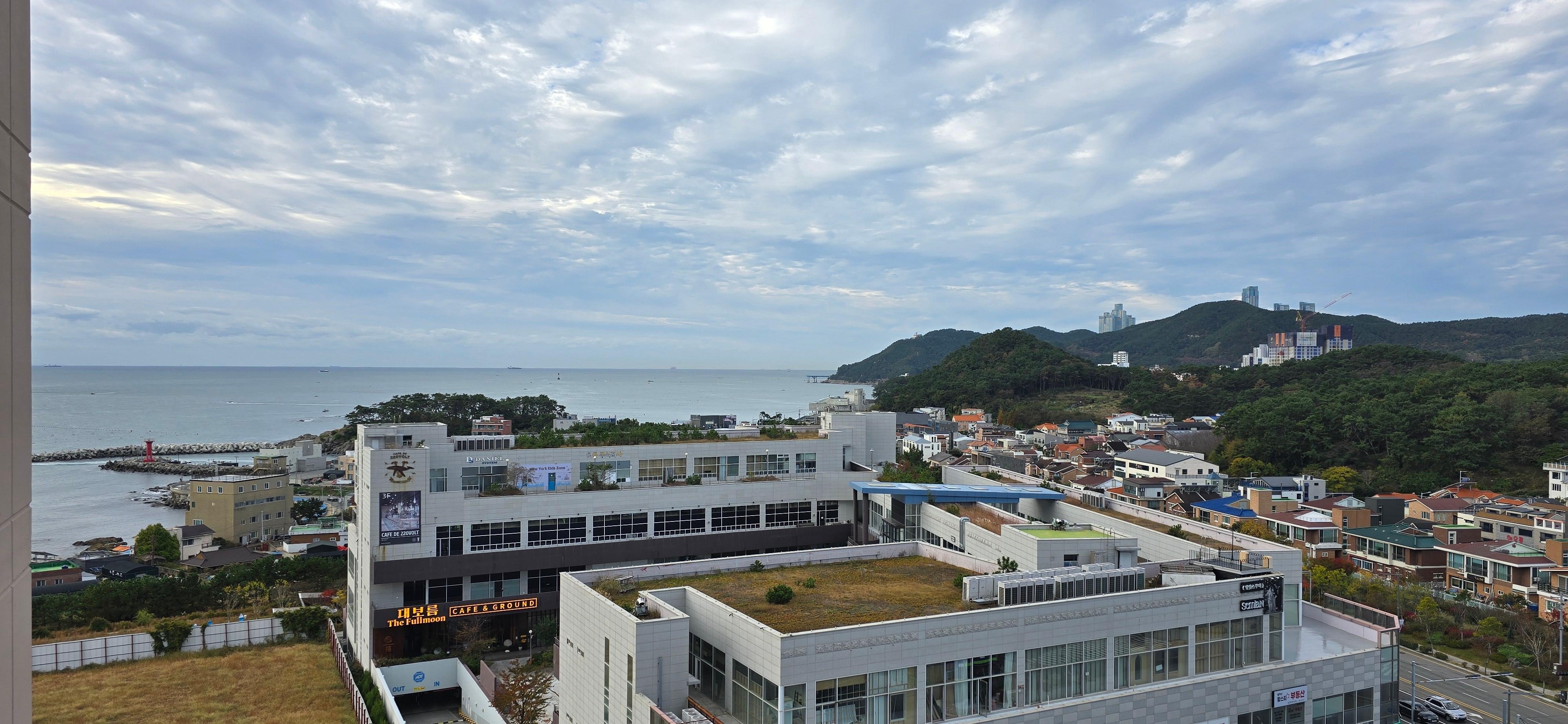 호텔 거실에서 보이는 뷰