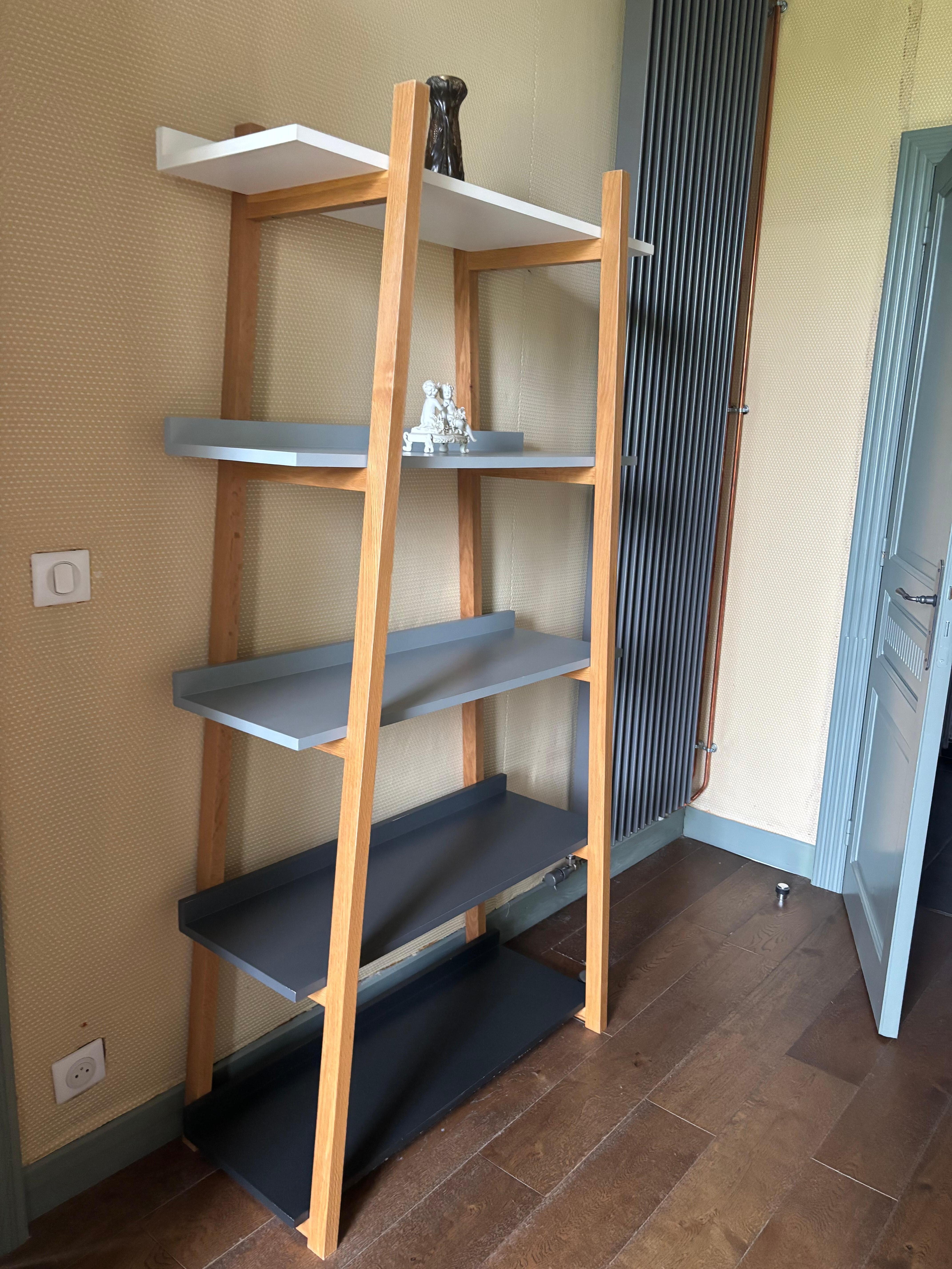 Unique possibilité de rangement dans la grande chambre