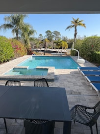 Loved the poll area with gas fire pit on a timer.