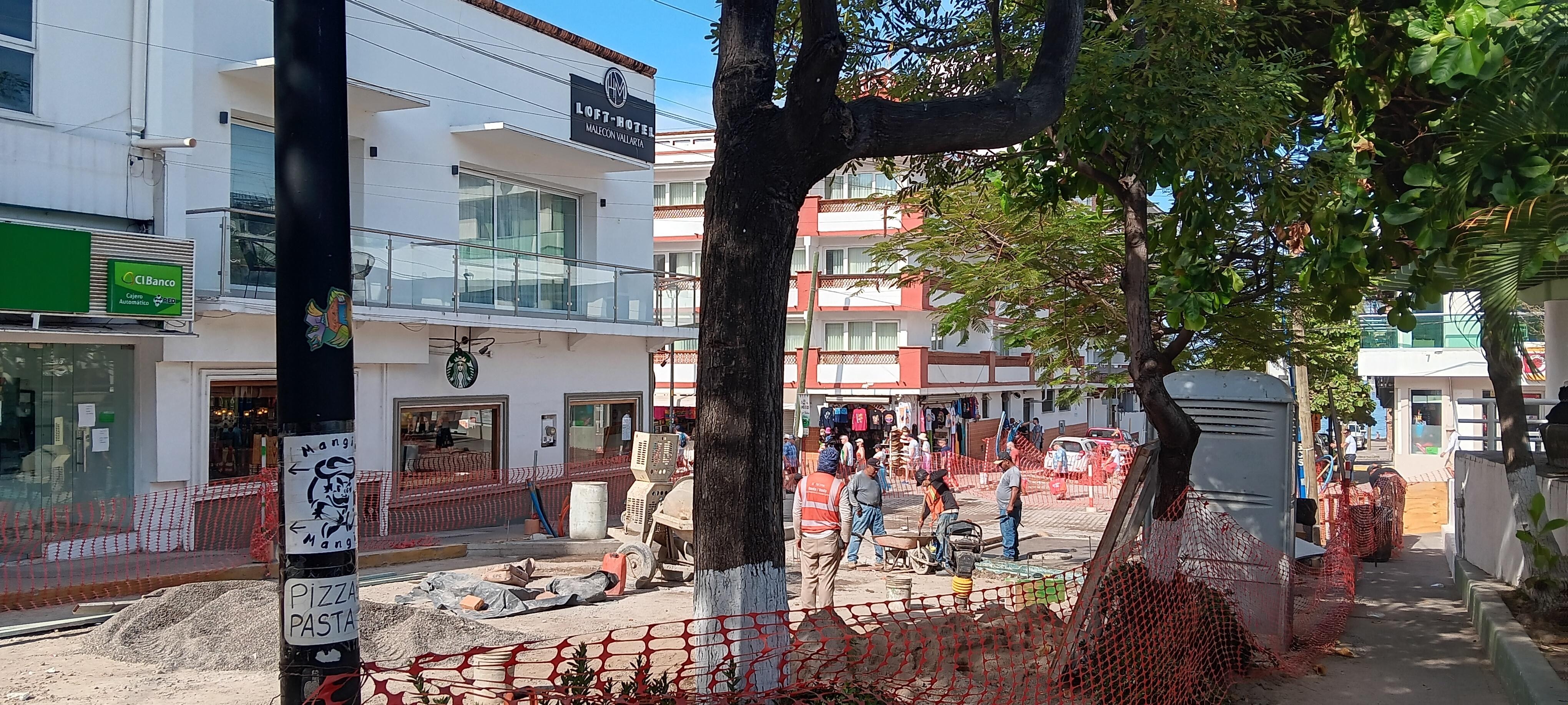 Construction and starts early like 6am