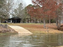Cabin with boat ramp was very convenient