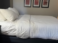 Clean crisp, comfortable bed
