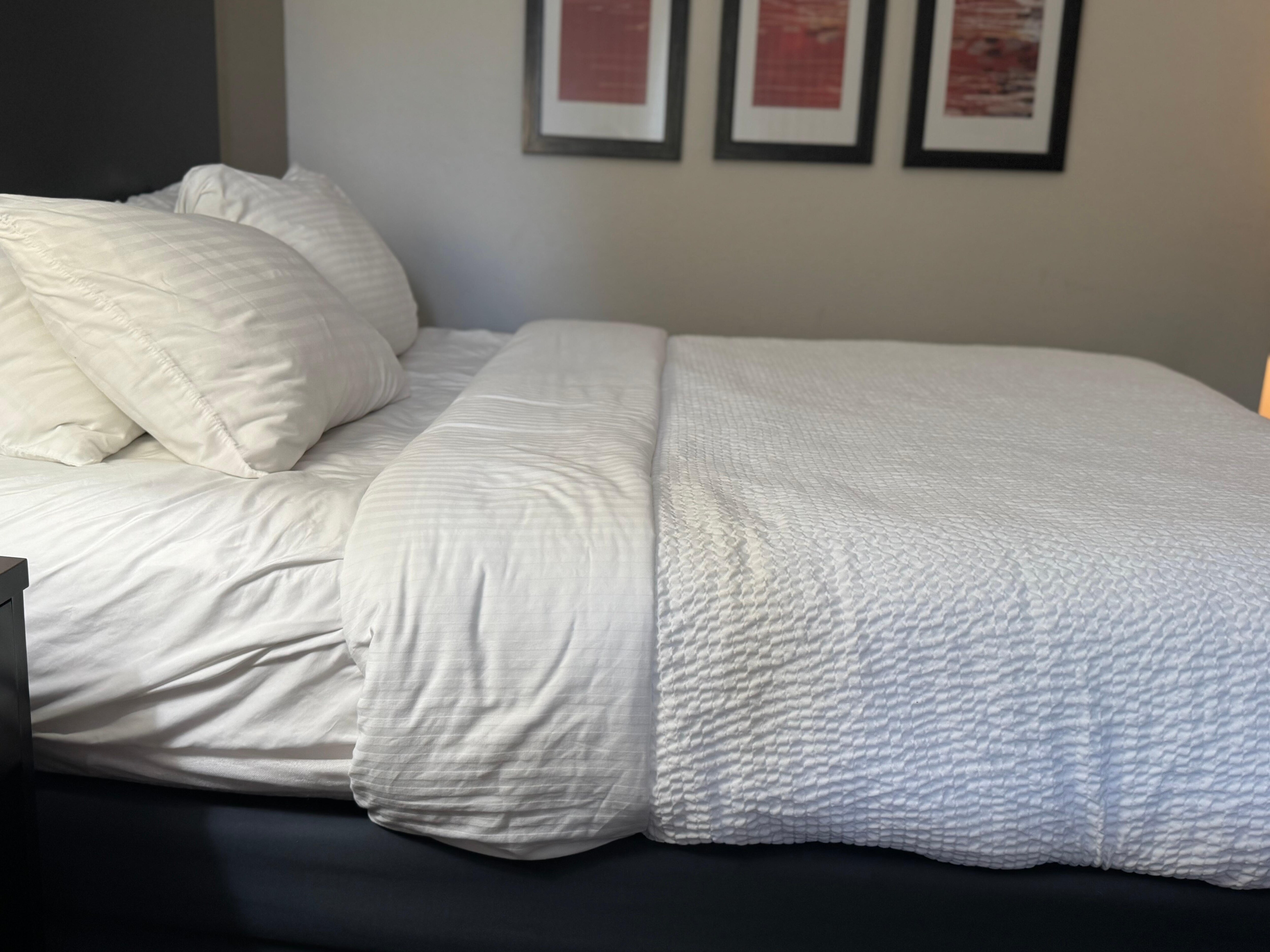 Clean crisp, comfortable bed