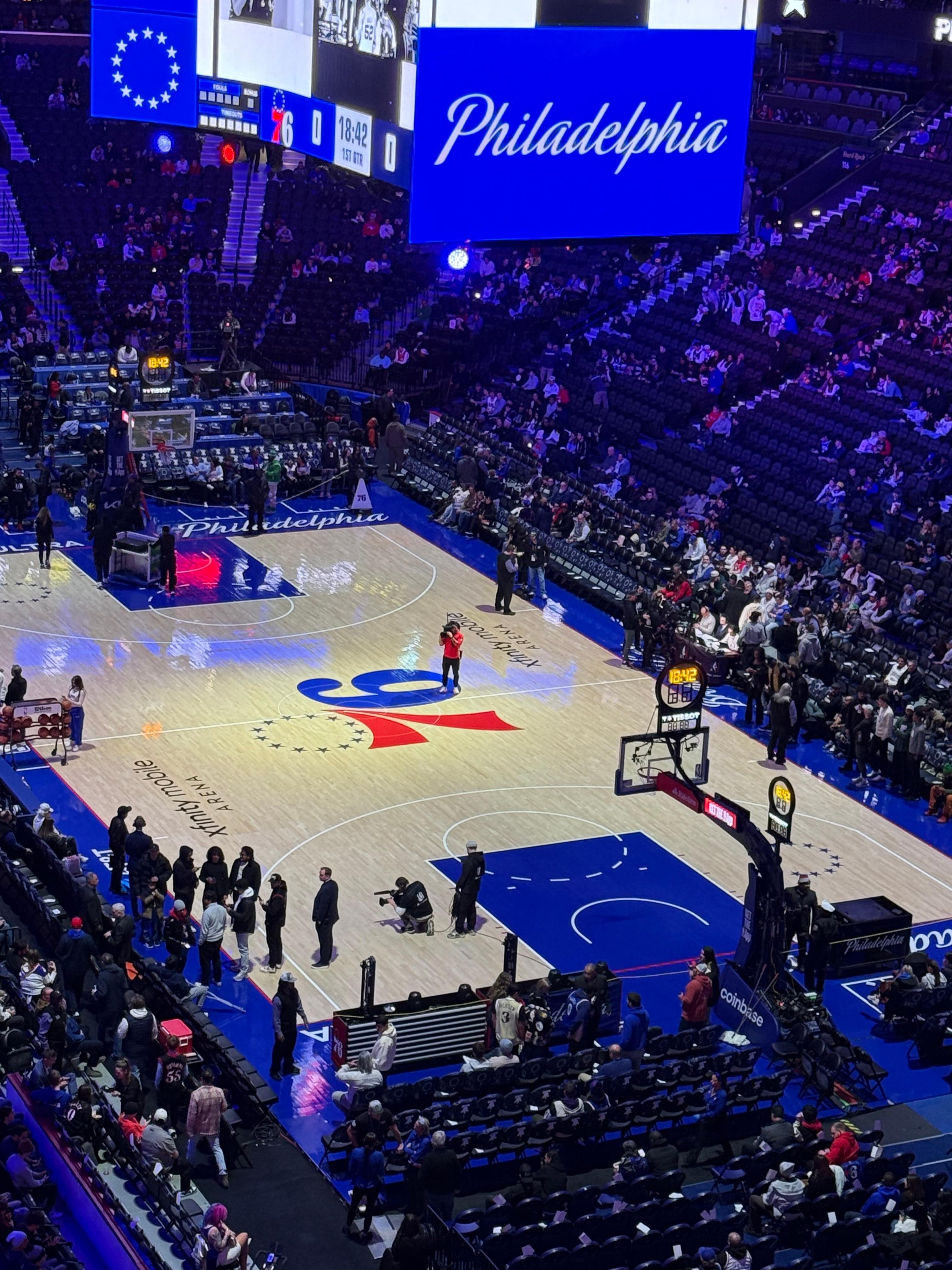 Went to a 70 76ers game felt very comfortable walking in the neighborhood from the subway great place to stay. Walk to Rittenhouse Square had dinner love this place.