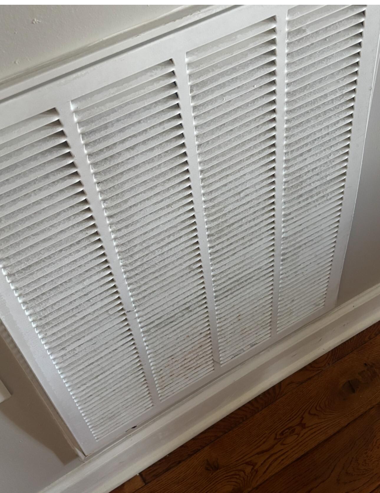 Air return in dining area 