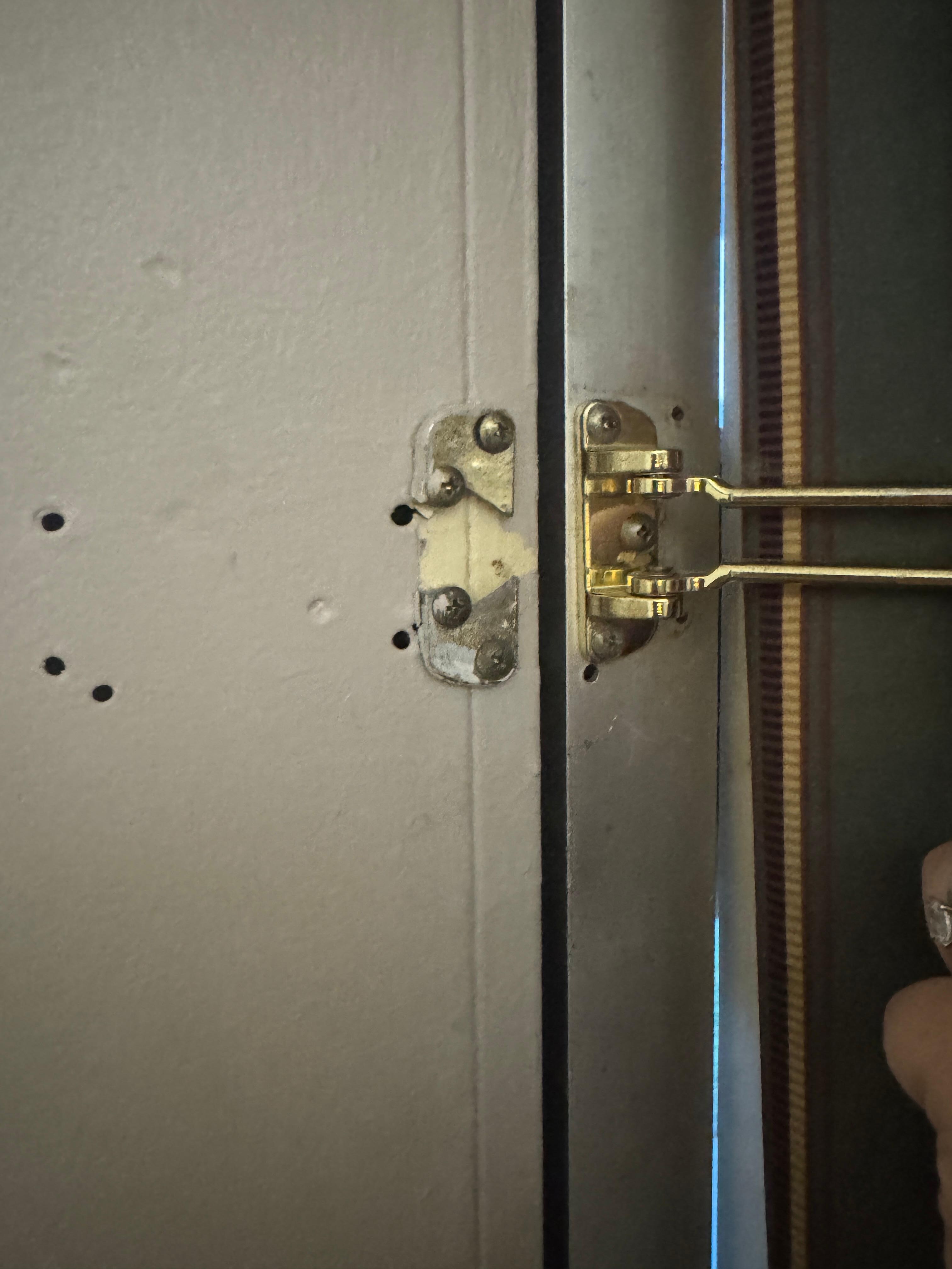 Broken latch 