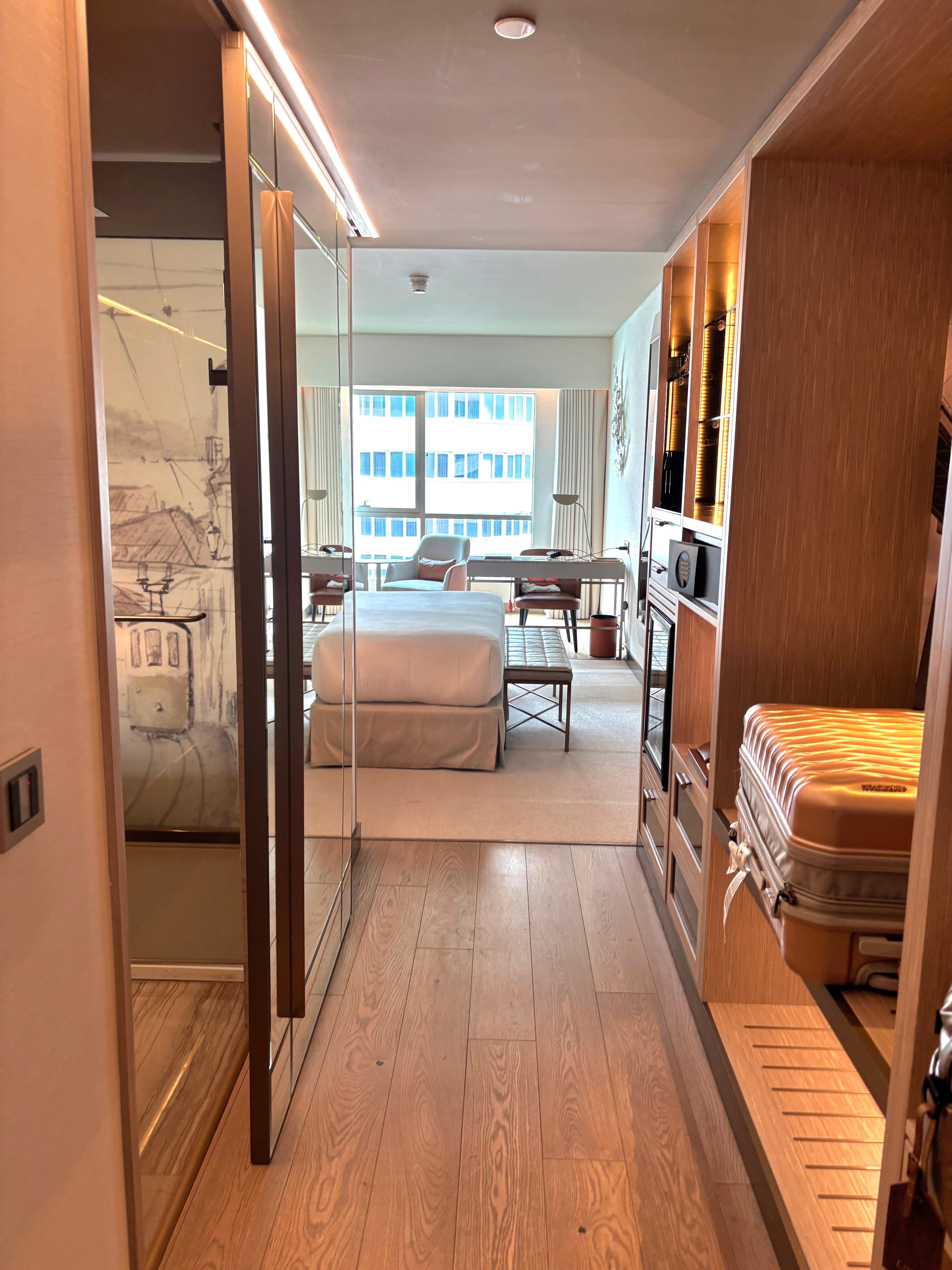 Roomy entrance