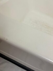 Whose hair is that?? On towels and in tub