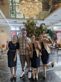 The wonderful staff, Lena, Helen and cara, Bobby was taking the picture so thanks, Bobby!