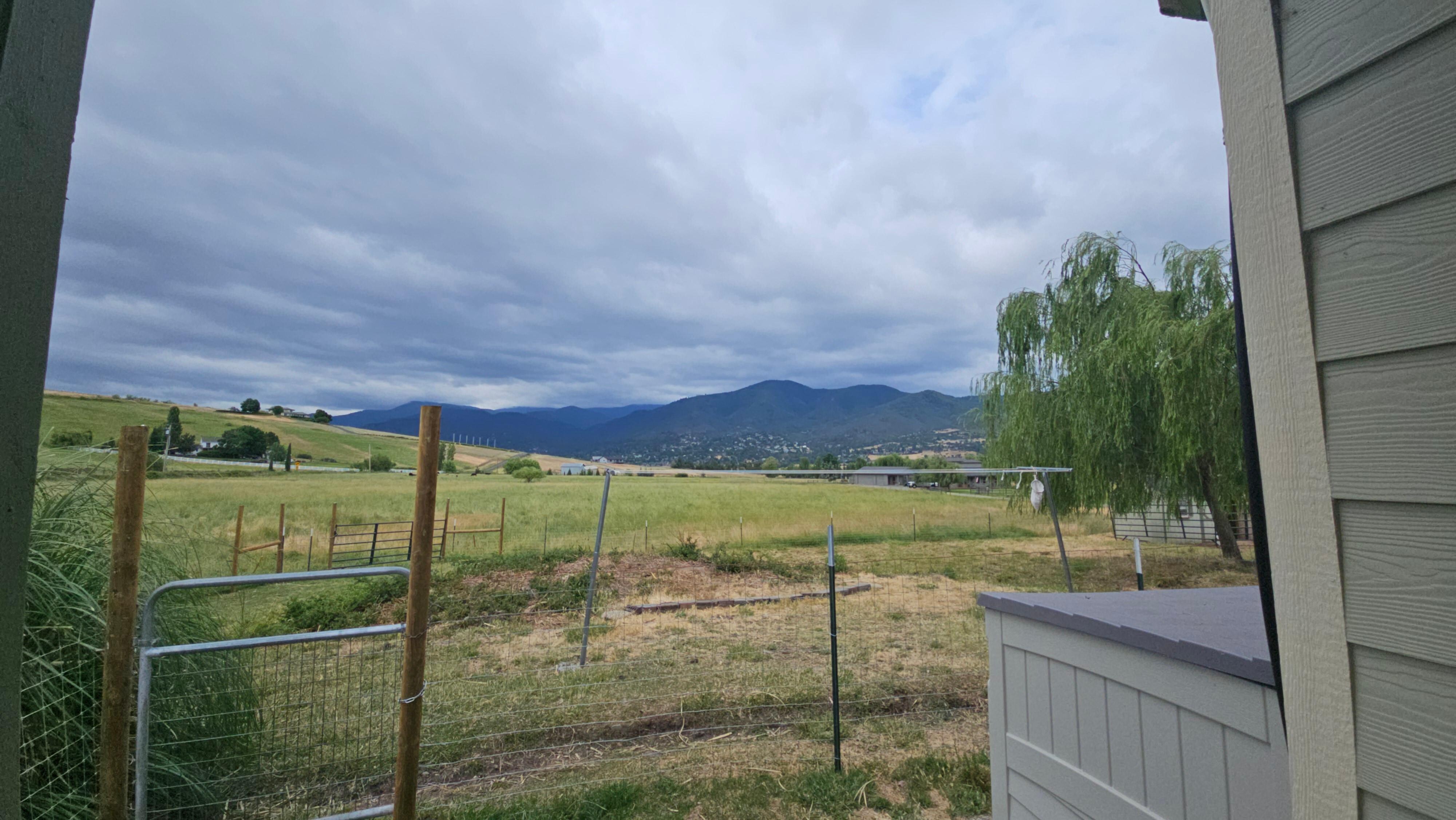 Beautiful rolling hills of Ashland 