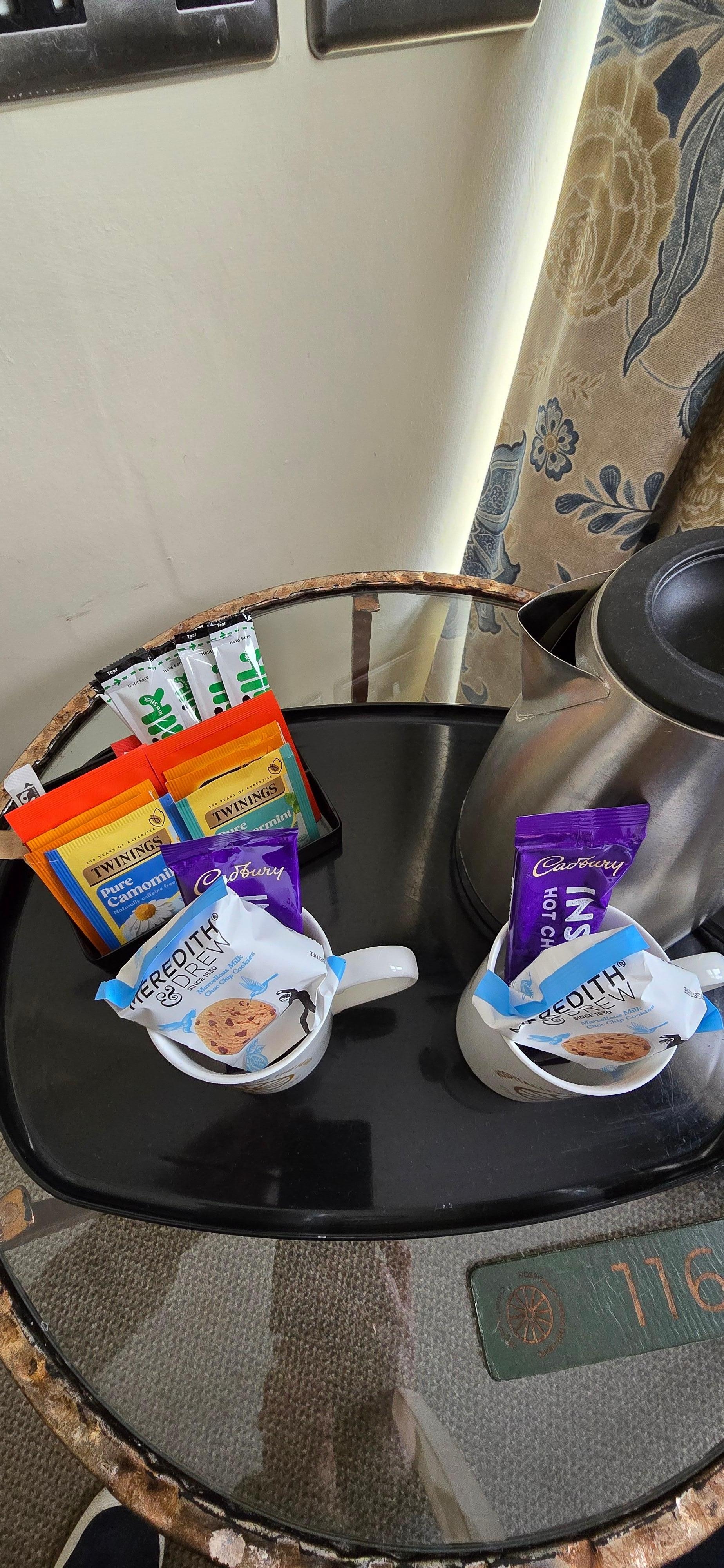 Tea/coffee and biscuits.