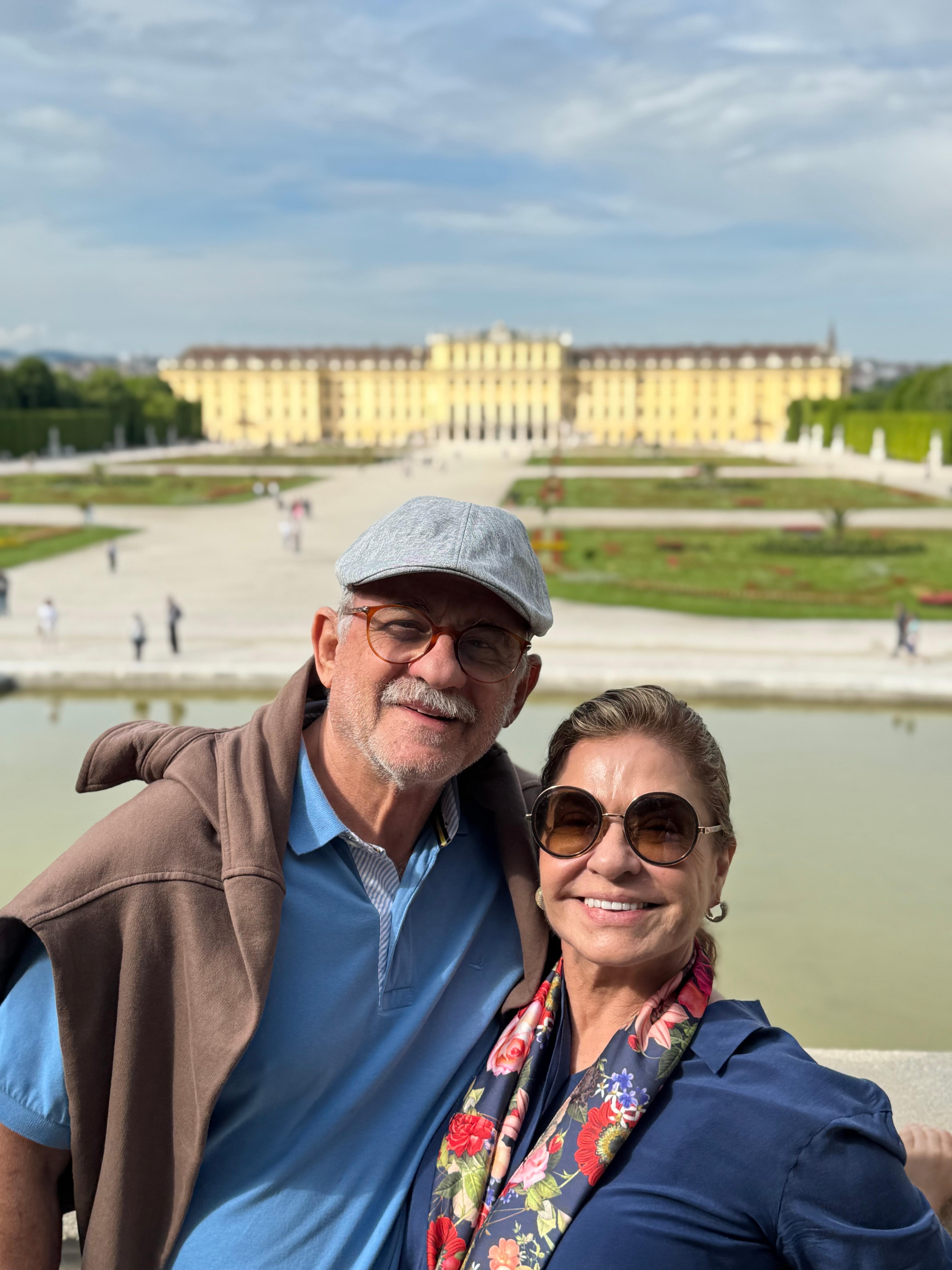Palácio de Schönbrunn que fica em frente ao Hotel de Schönbrunn 