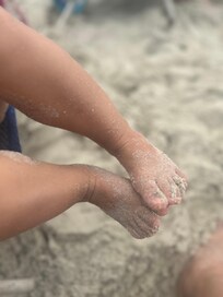 I love sandy little feet!