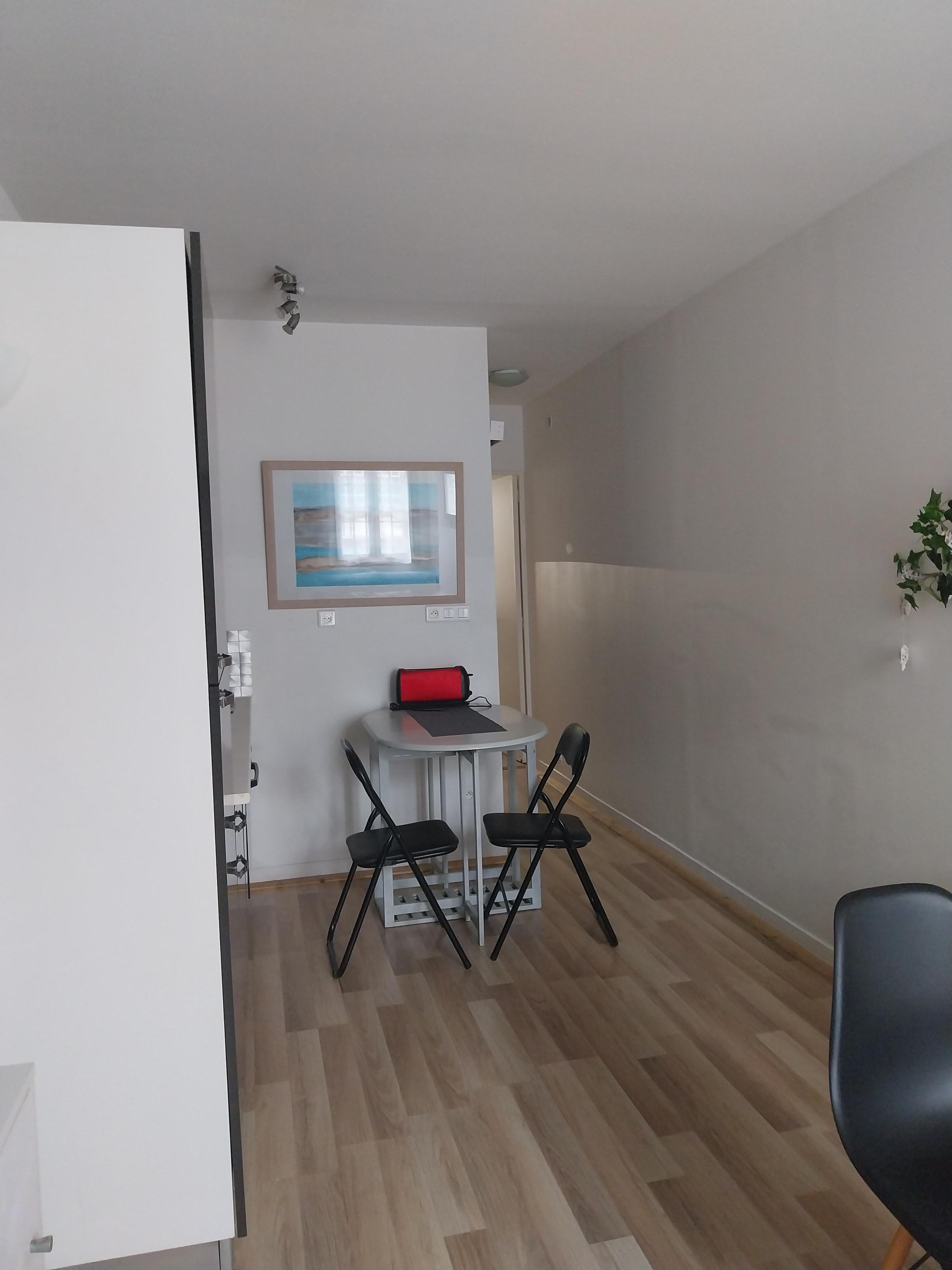 La table de cuisine assez instable