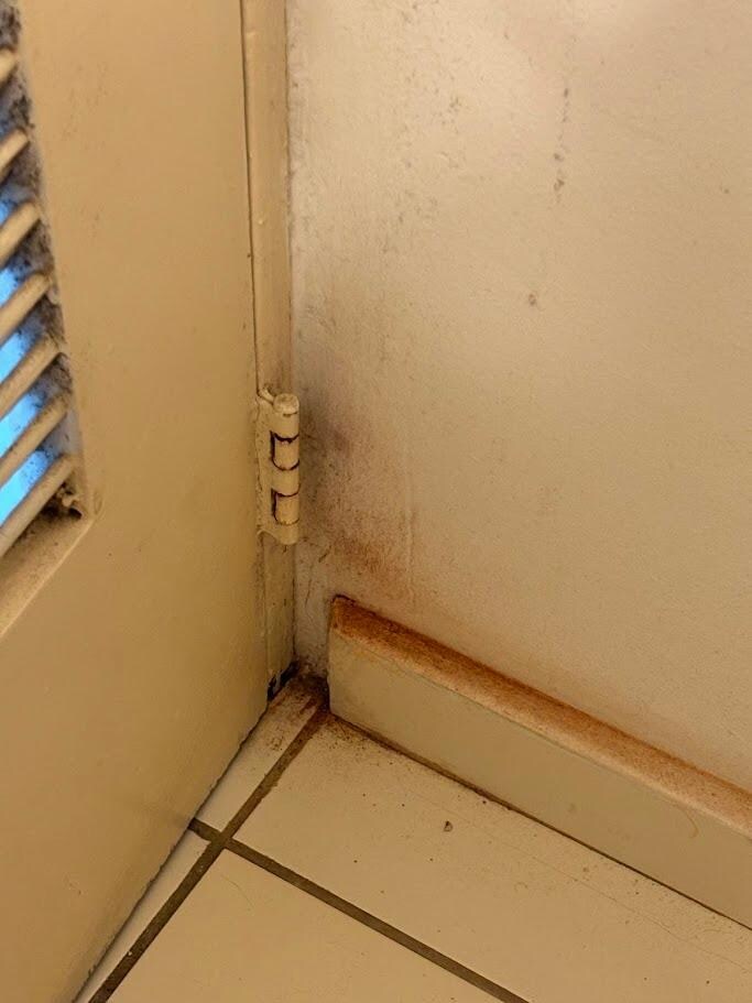 Bathroom Floor -not cleaned or mopped before we arrived