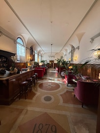 Hotel lobby, where you can have a drink or just relax and hang out