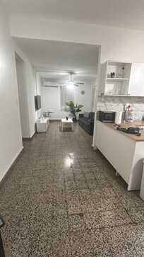 Parte de la cocina y sala
