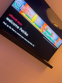 Friendly greeting when you walk in