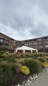 The back of the hotel and it’s beautiful flowers