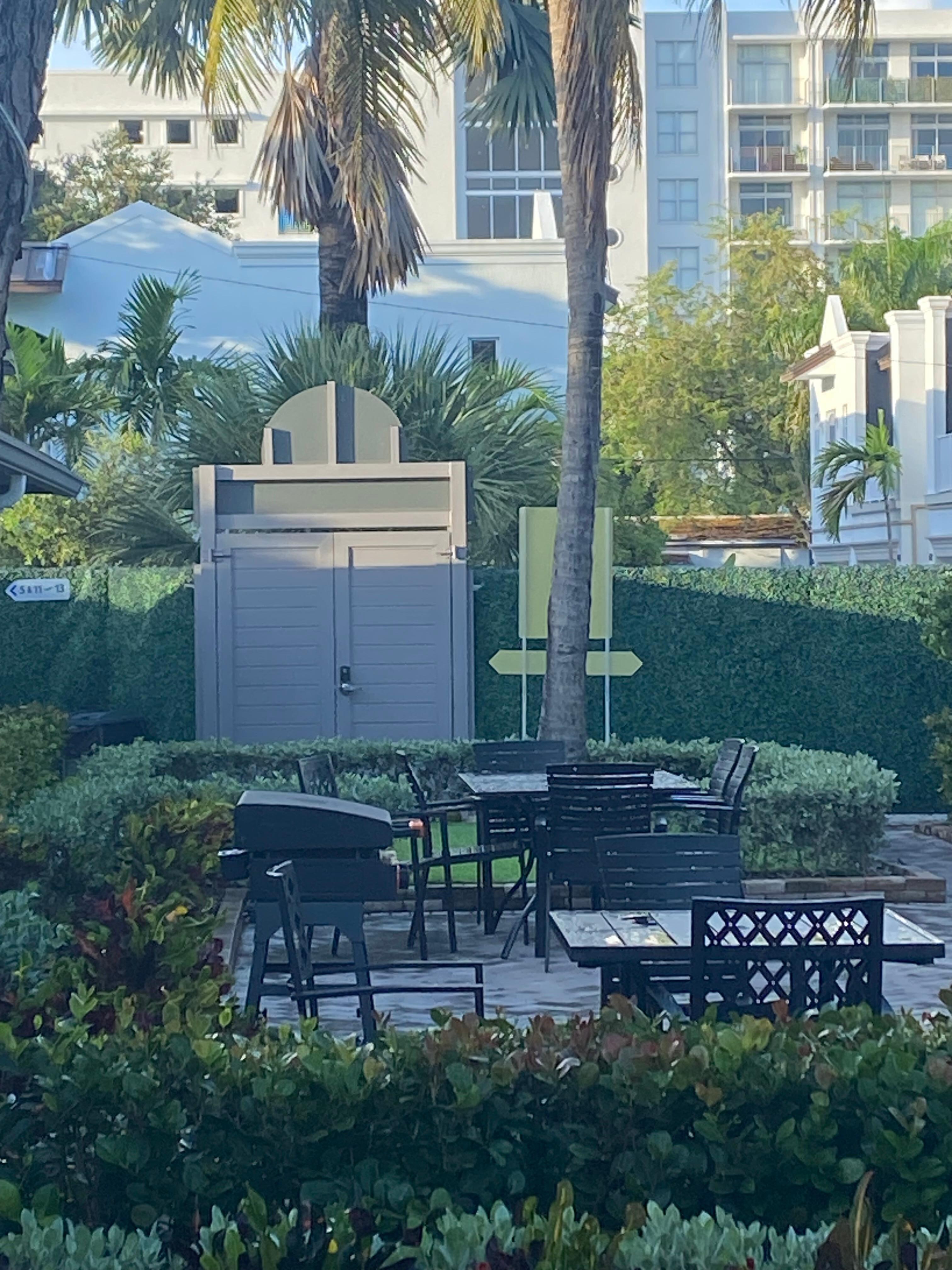 Nice big safe entrance with lock 