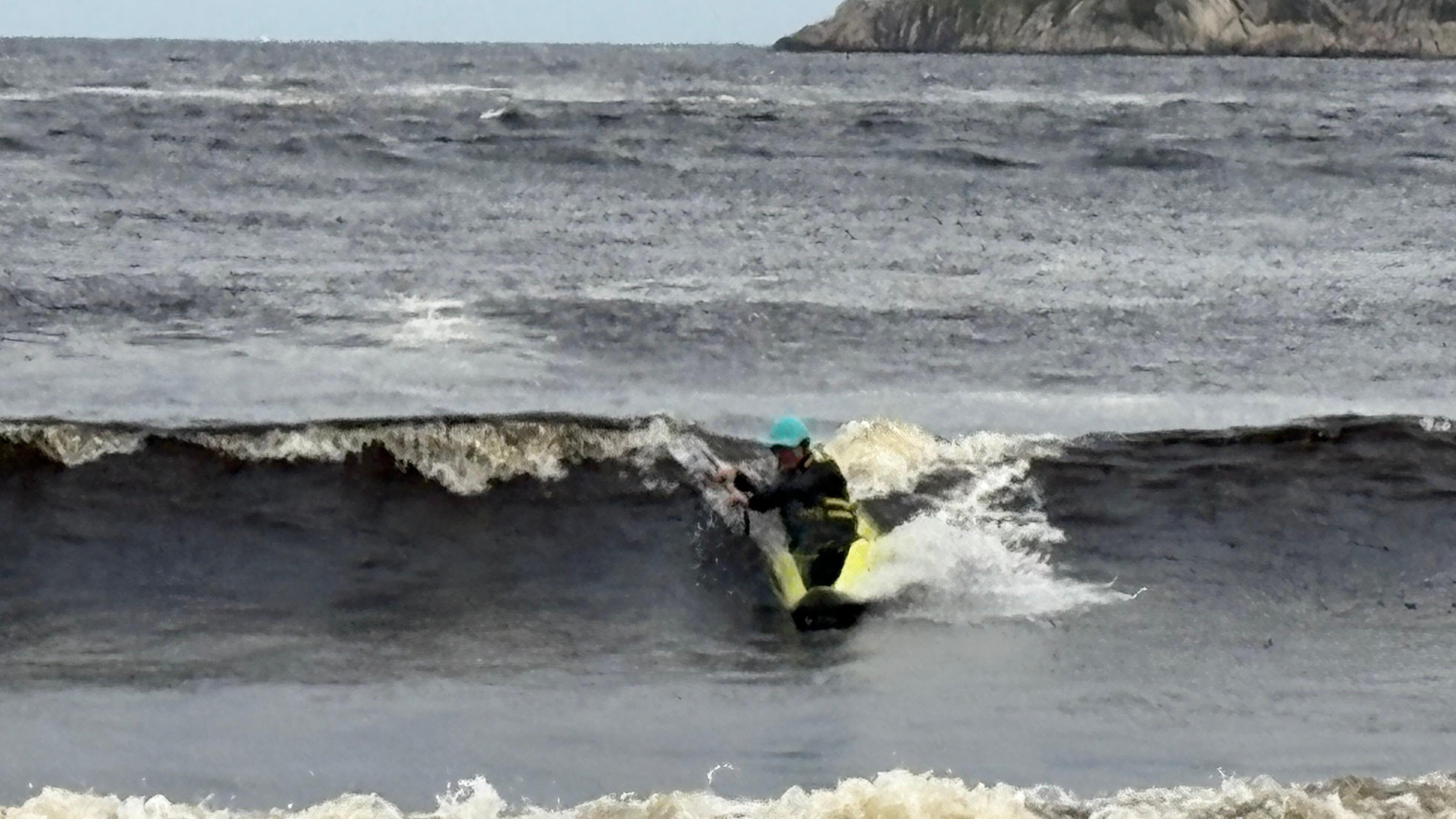 Surf på Sjøsanden. Små bølger kan også være gøy.