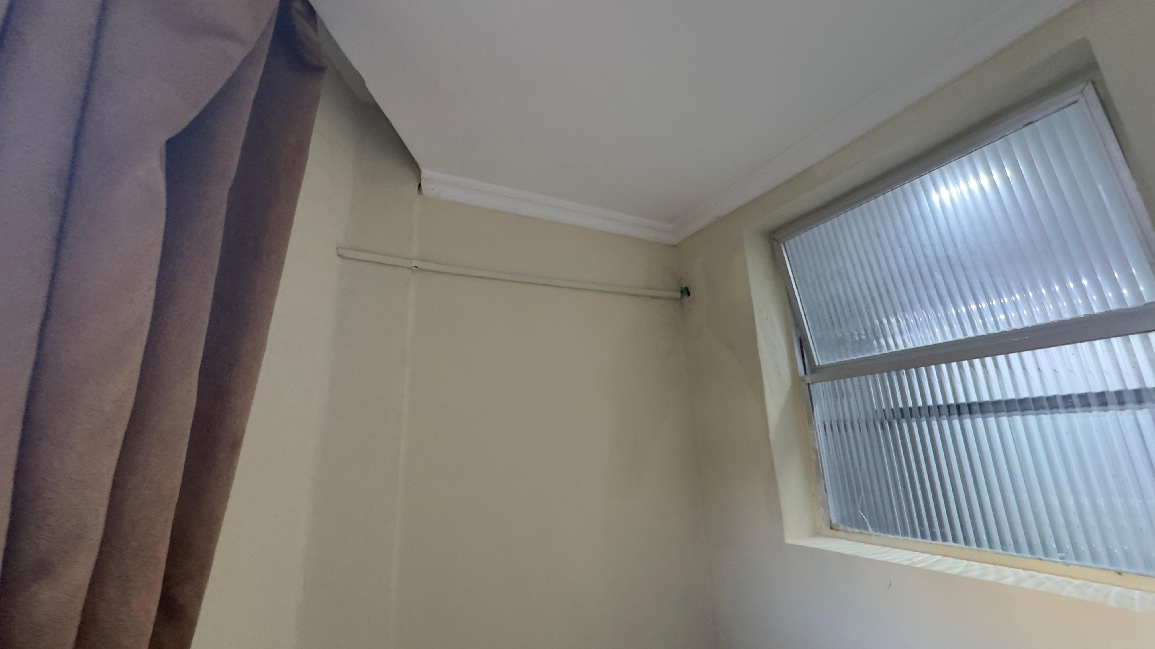 Janela basculante do quarto