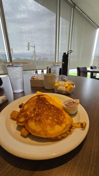 Breakfast buffet for 15.99$