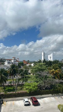 Vue depuis le couloir pour accéder aux chambres.