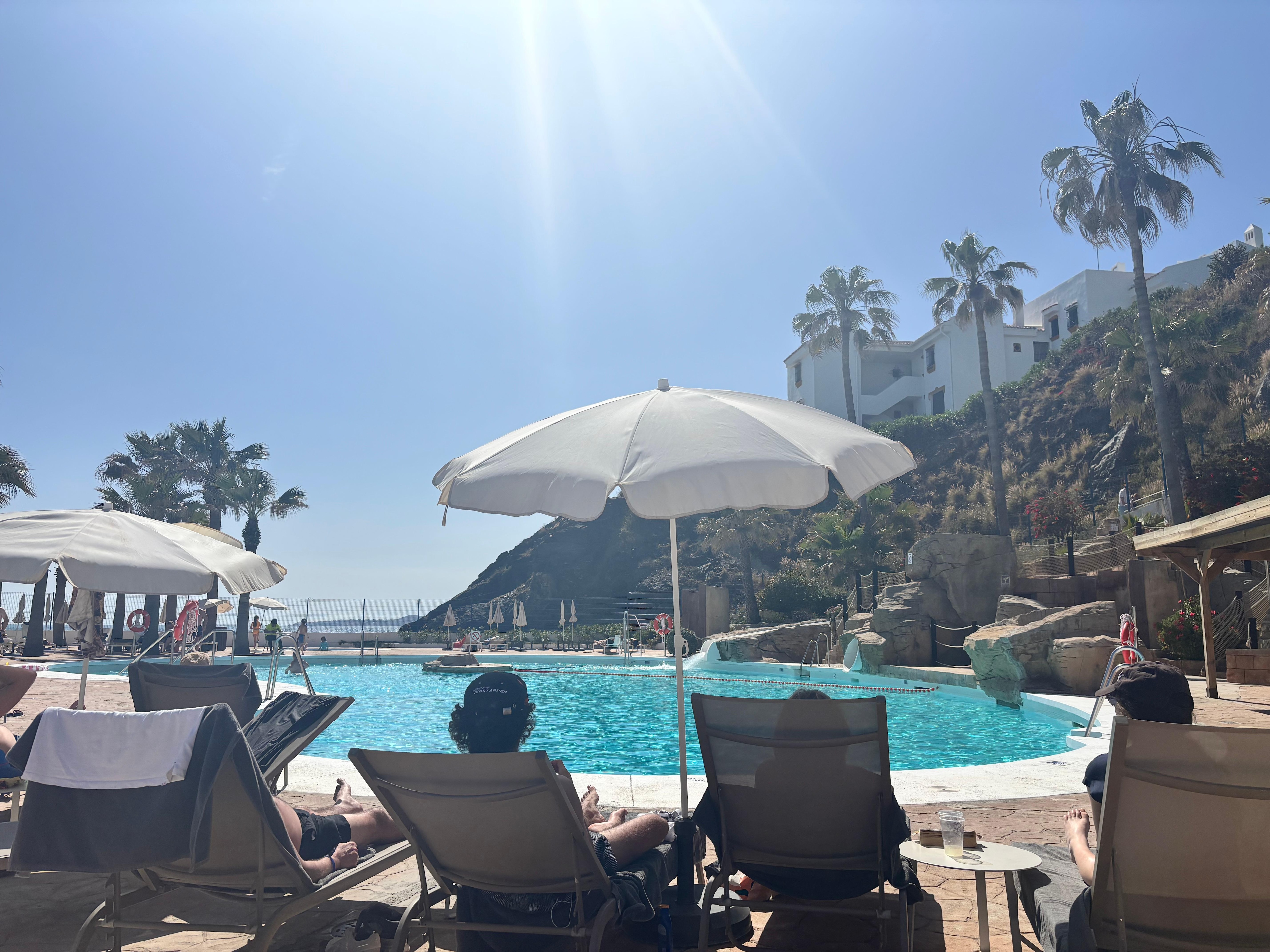 Pool area - family pool 