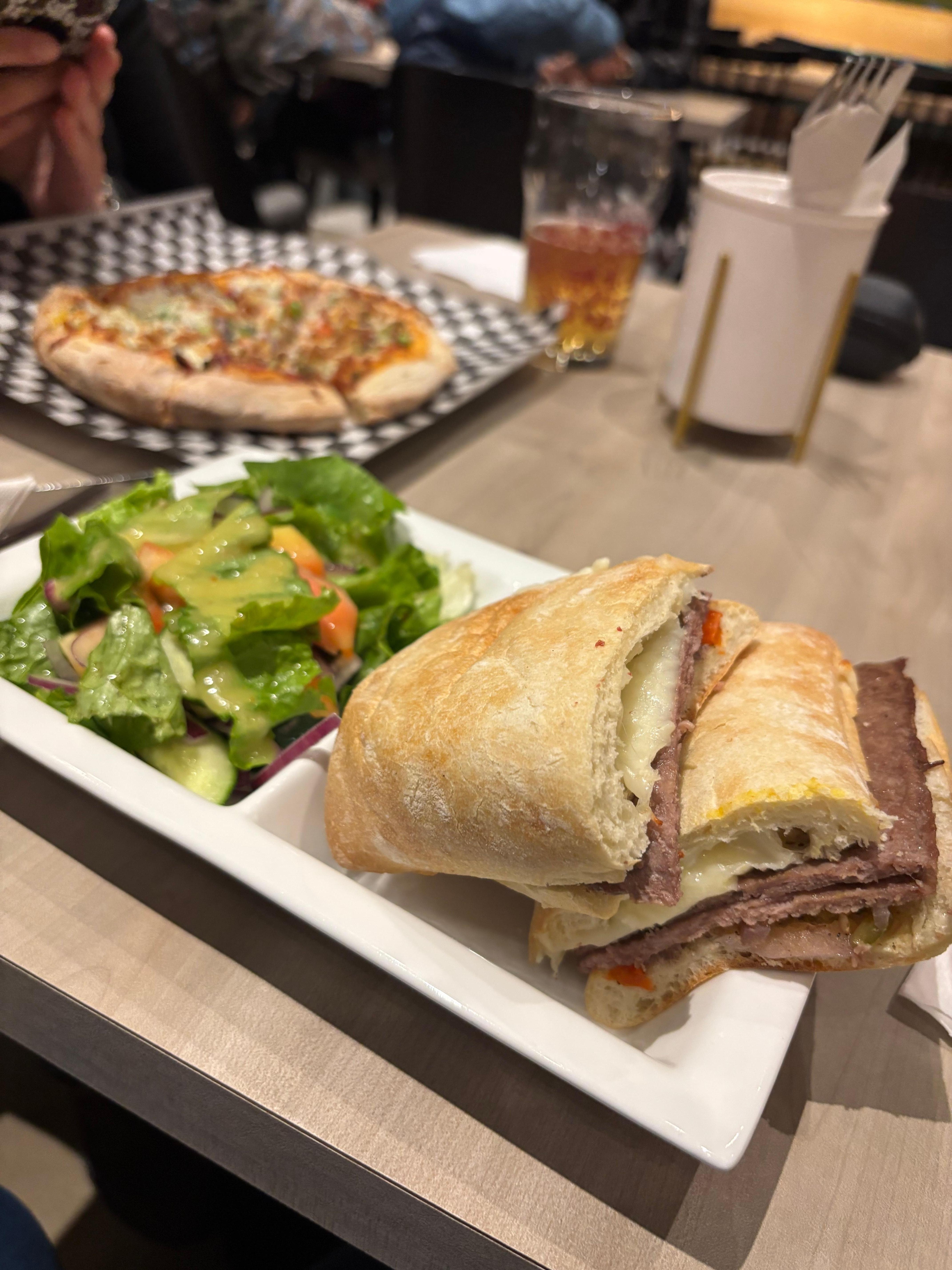 Repas pris au bar.. délicieux 