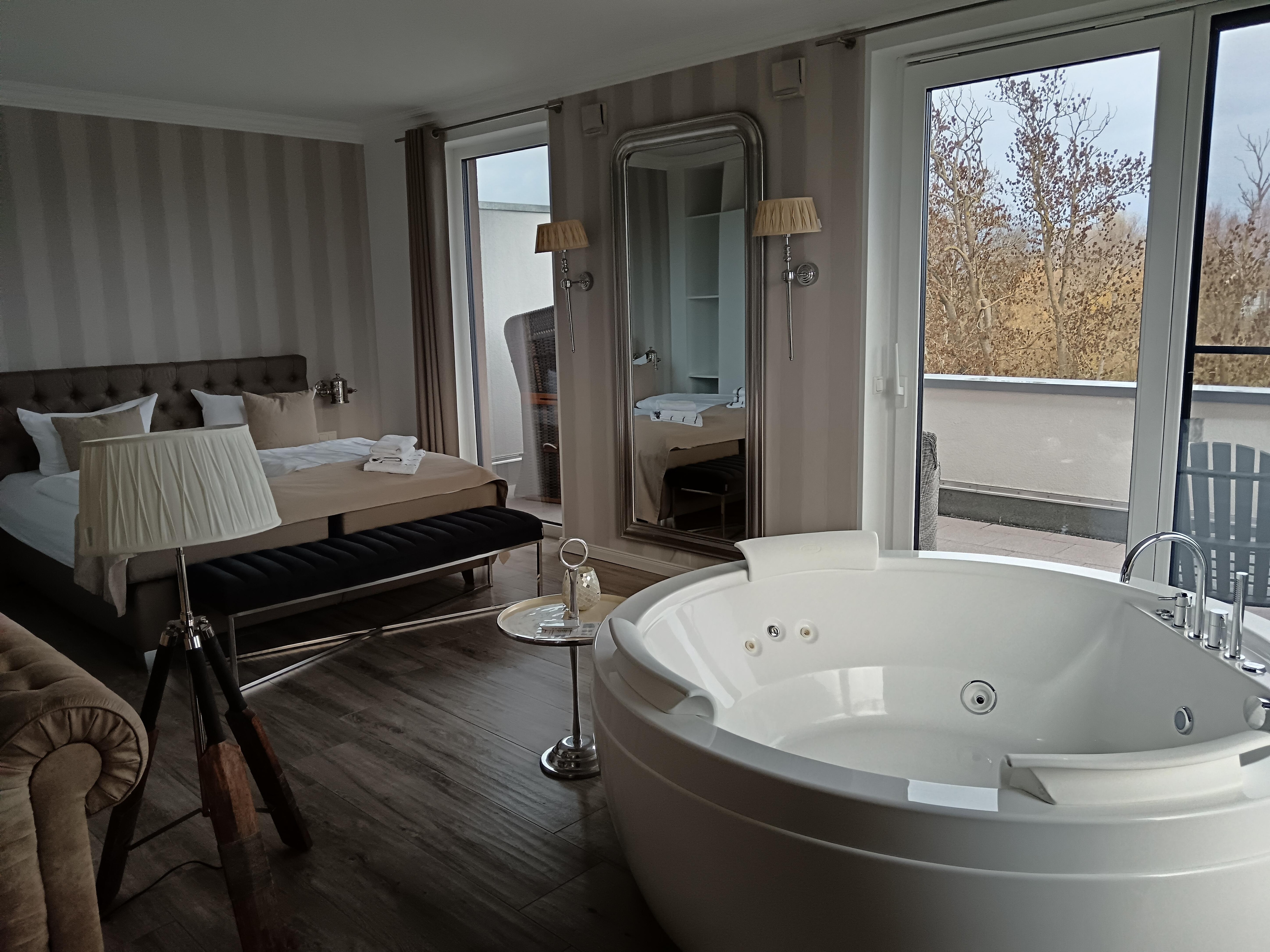 Whirlpool und Schlafbereich