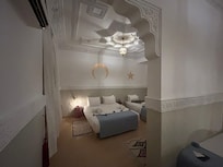 Met z’n vieren in een grote kamer