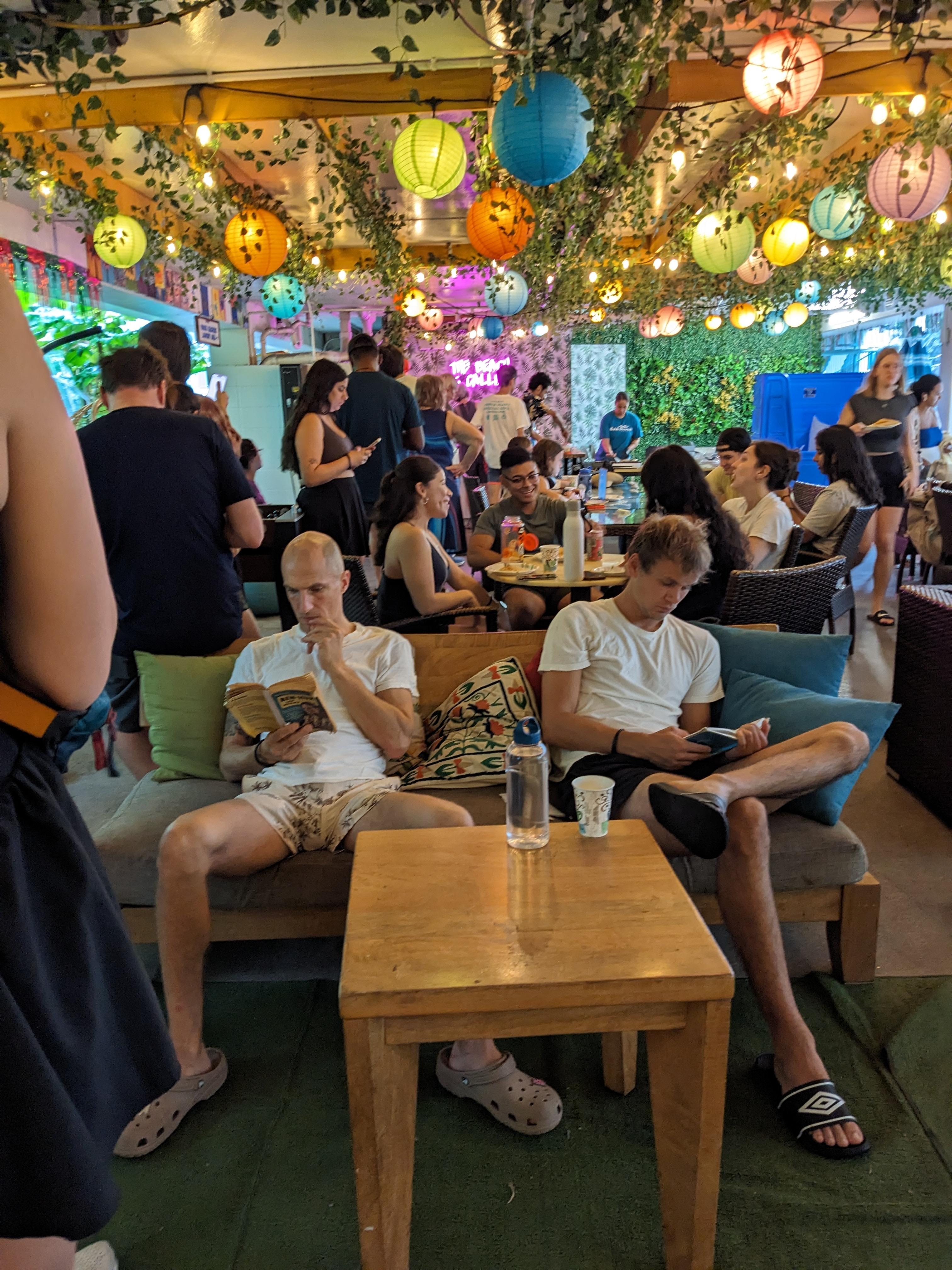 Common area so comfortable and pancakes are delicious. 