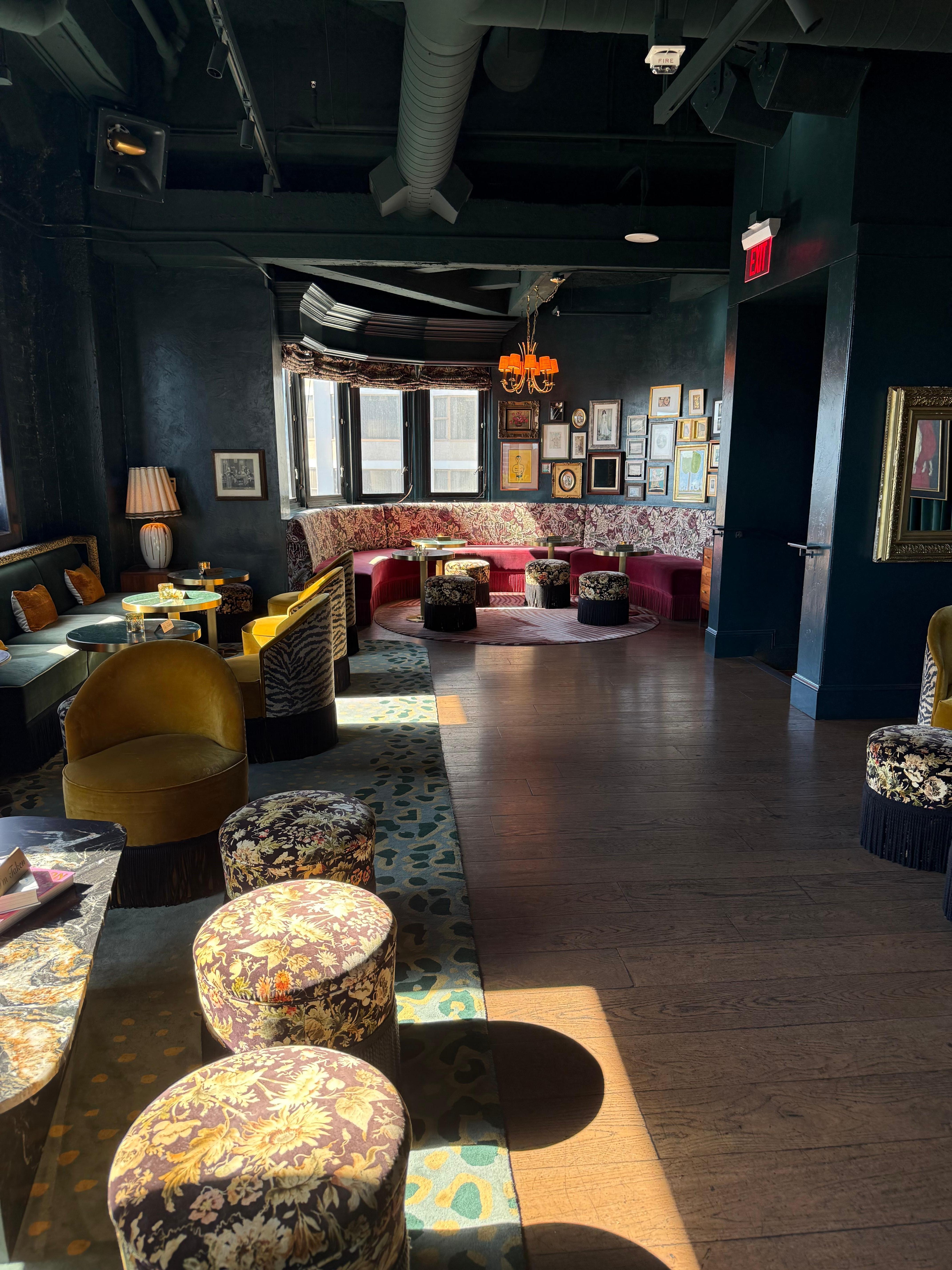 Starlight lounge