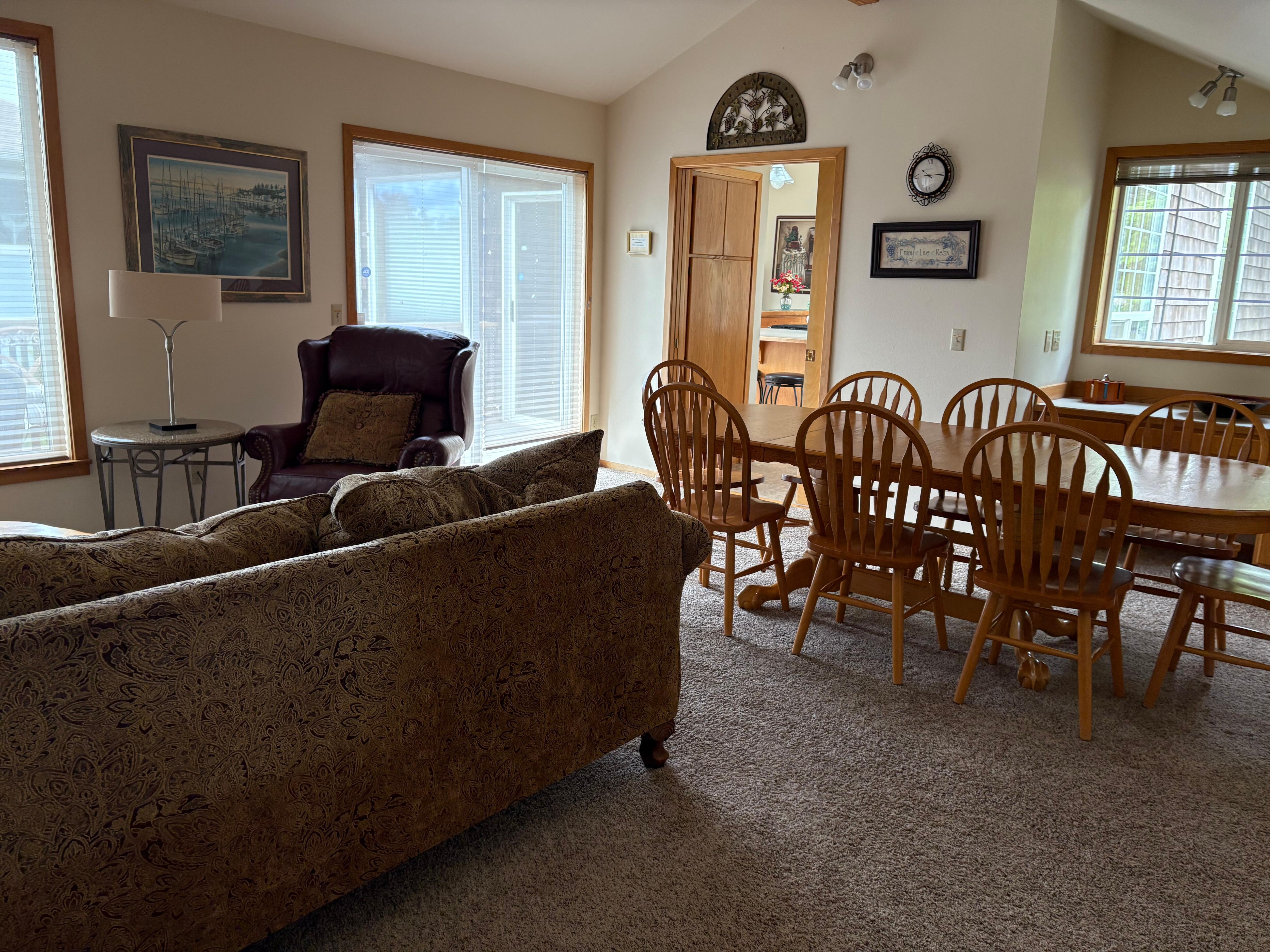 Bonus room on the side (with doors).