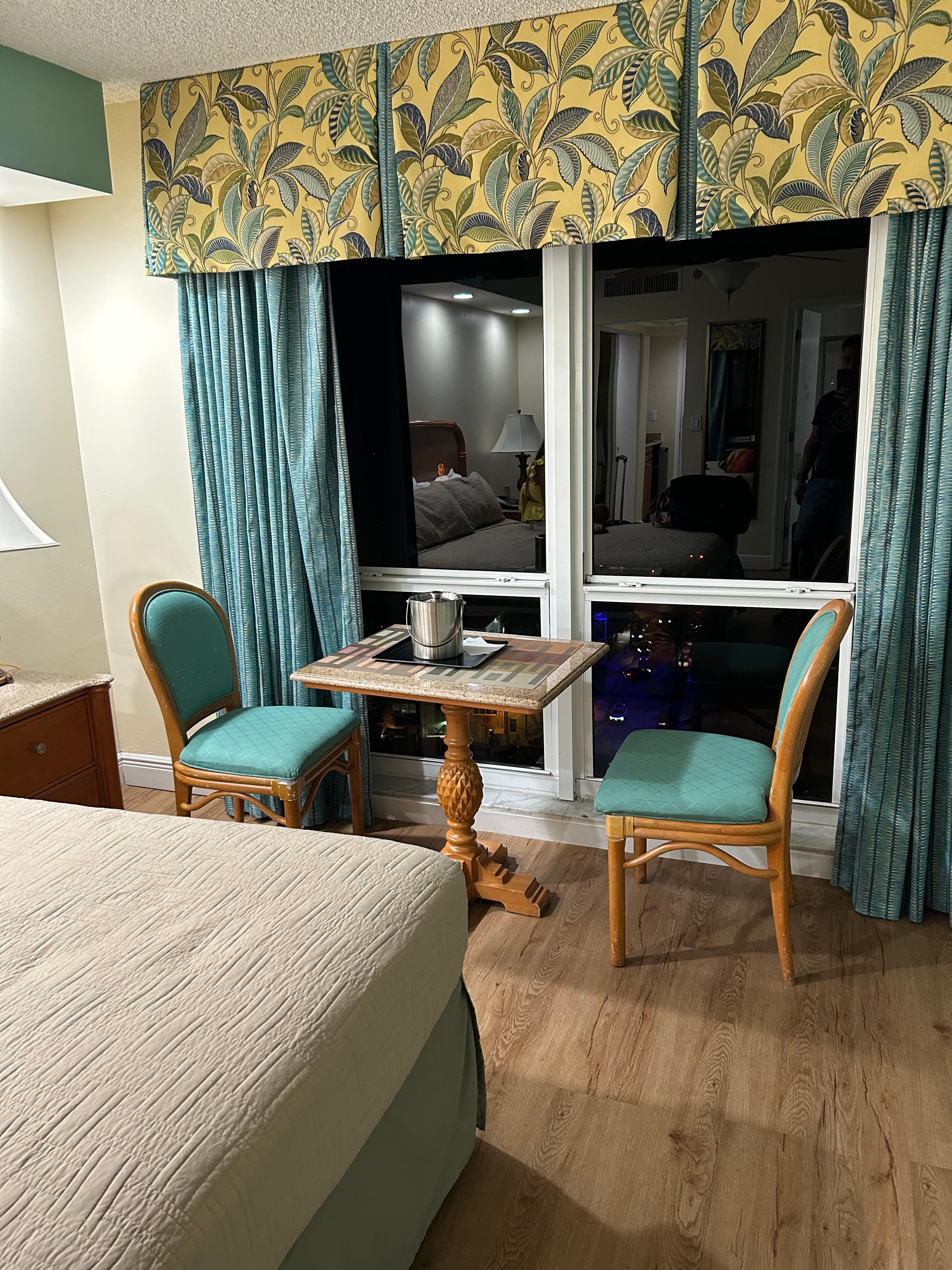 No balcony for the studio rooms. Nothing like they show in the pictures when you book it.