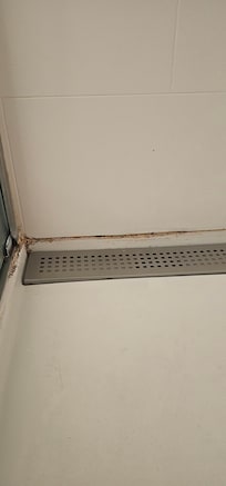 Rust like in shower area