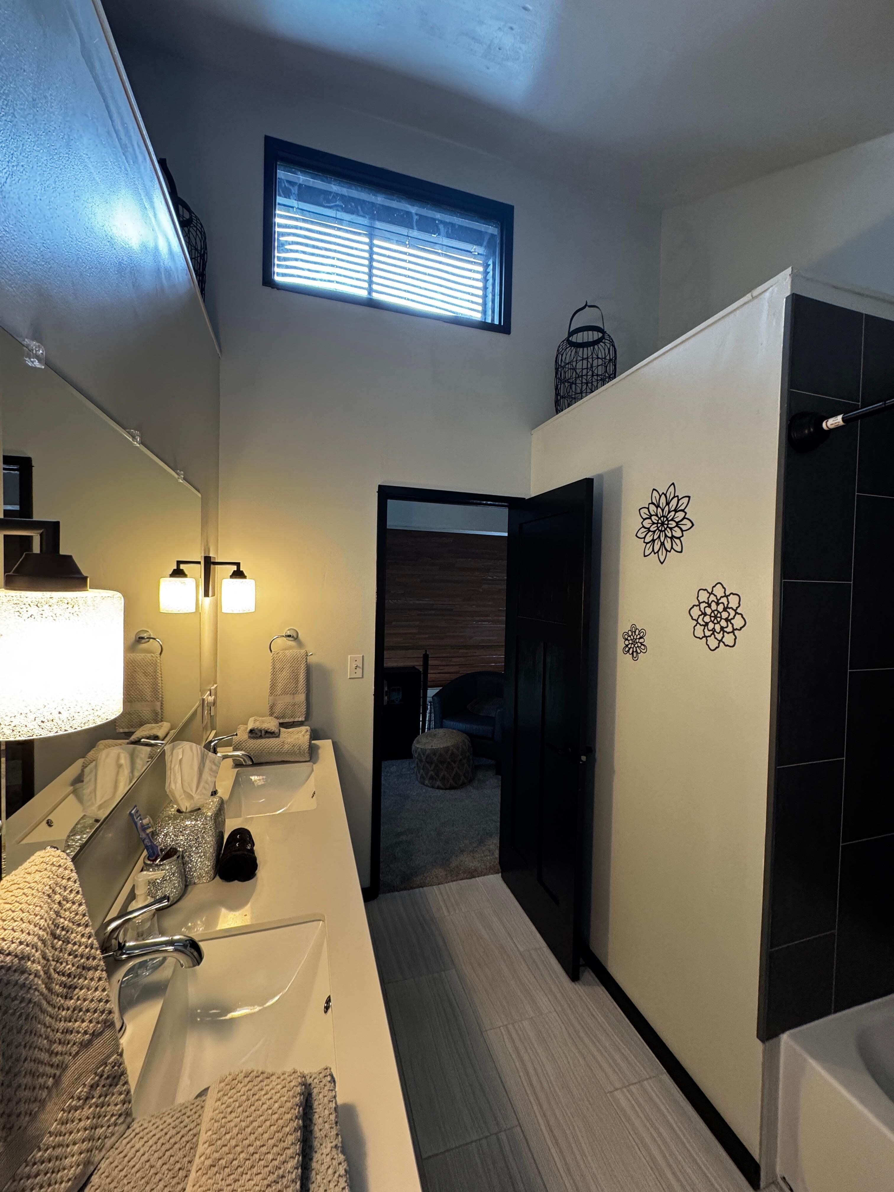 2nd floor bathroom 