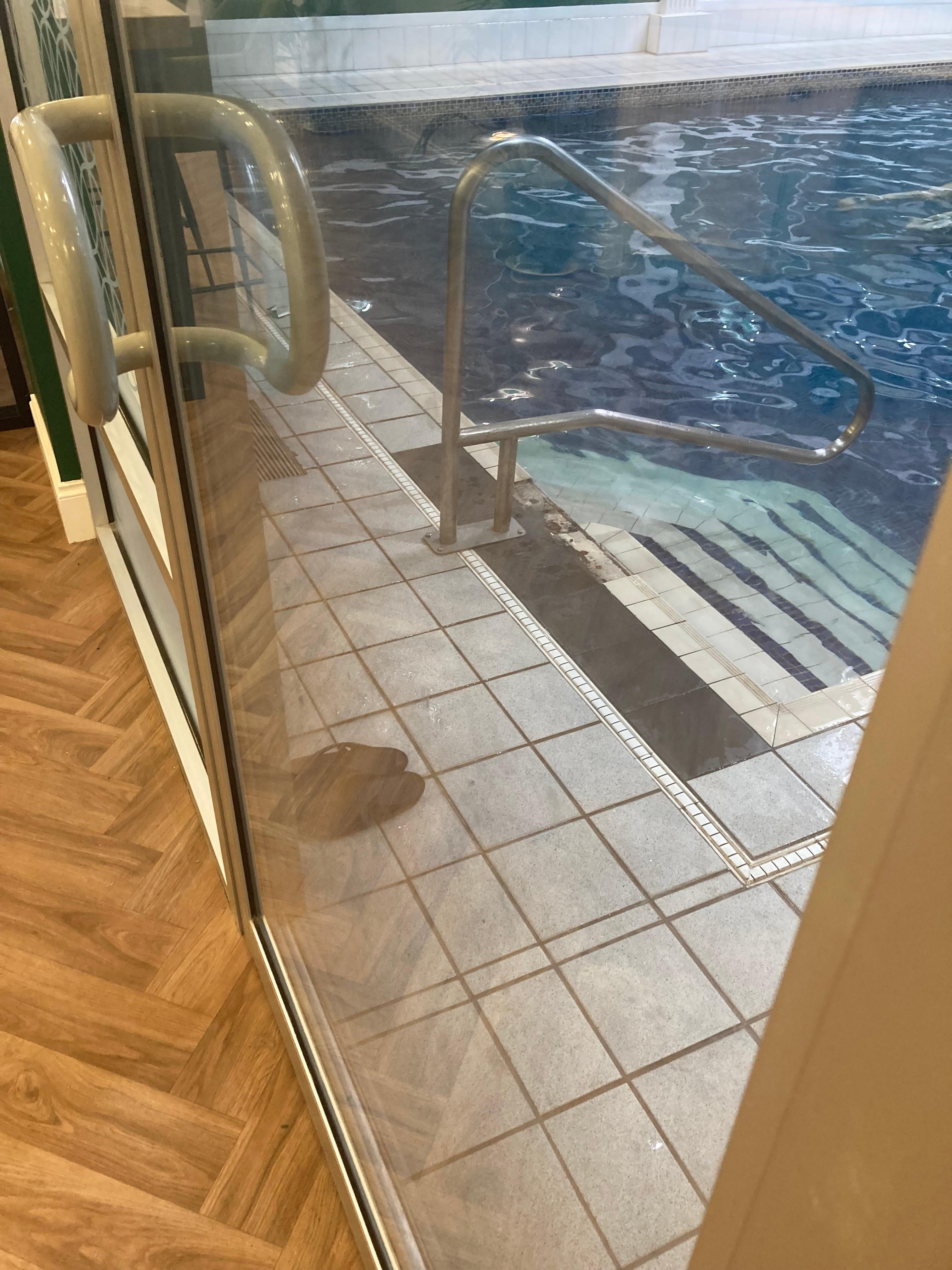 Broken tiles on the steps. Couldn’t get photos inside unfortunately 