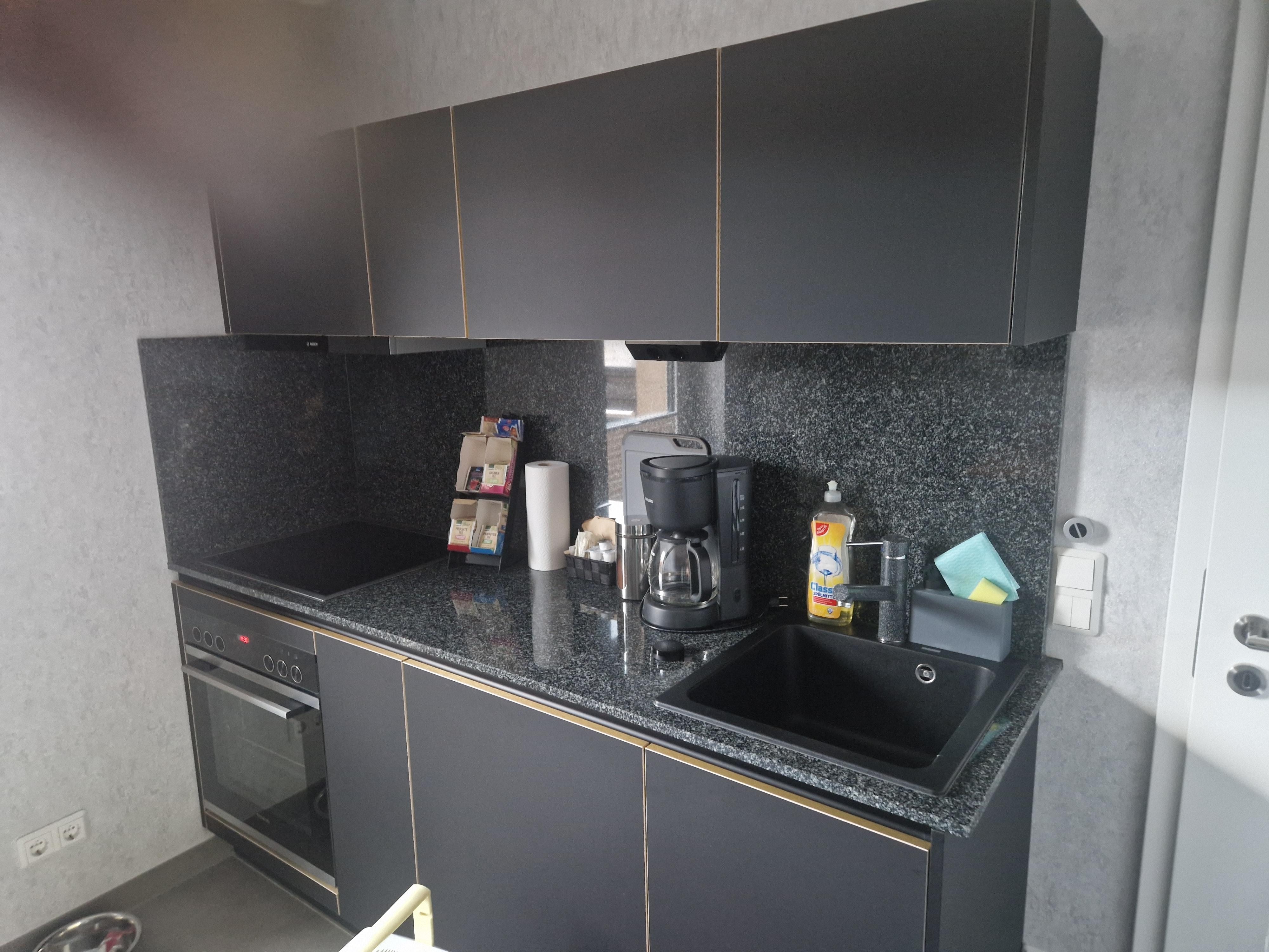 Voll ausgestattete Küche