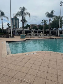 Clean pool