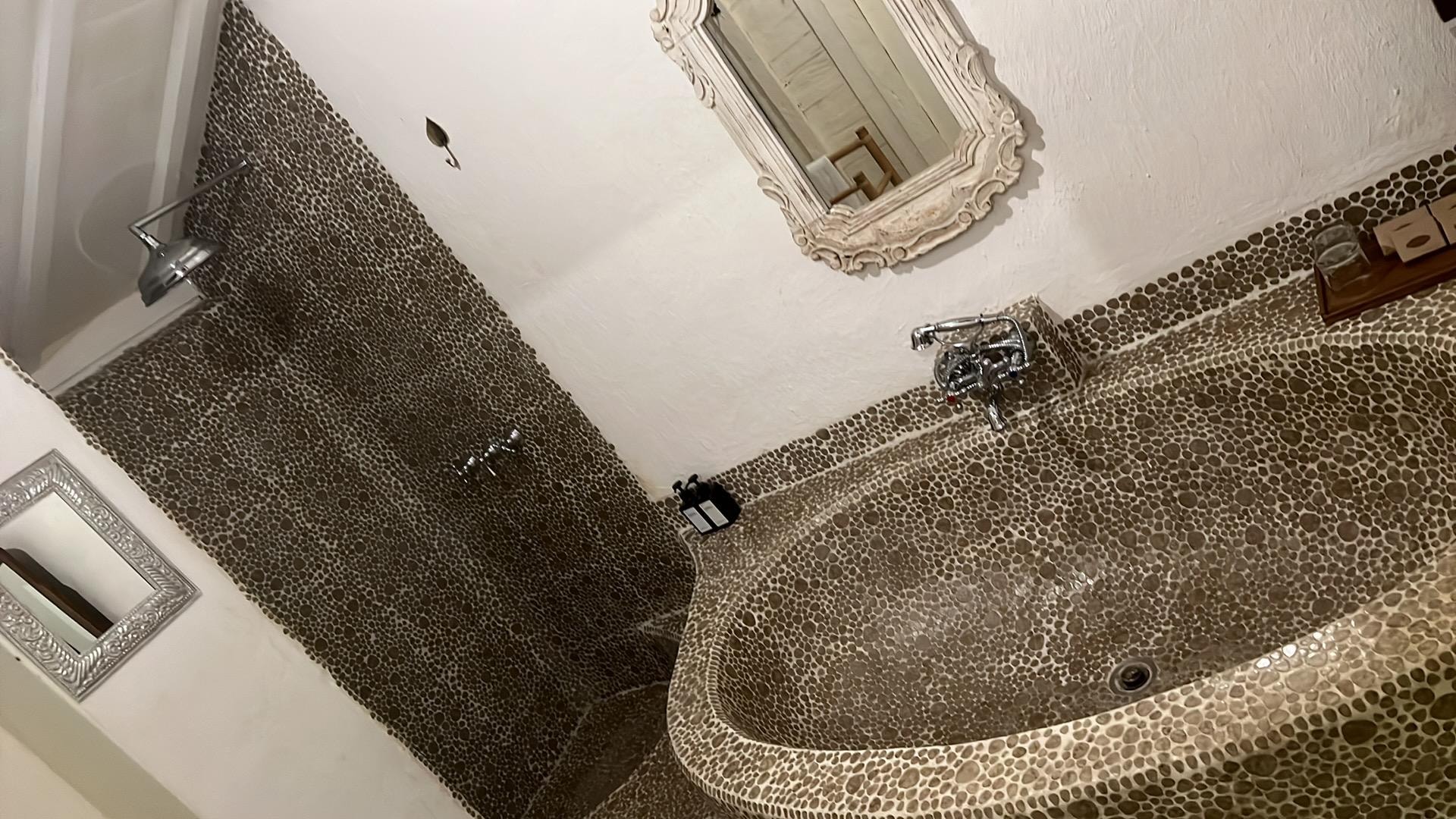 Nice bathroom with great rain shower