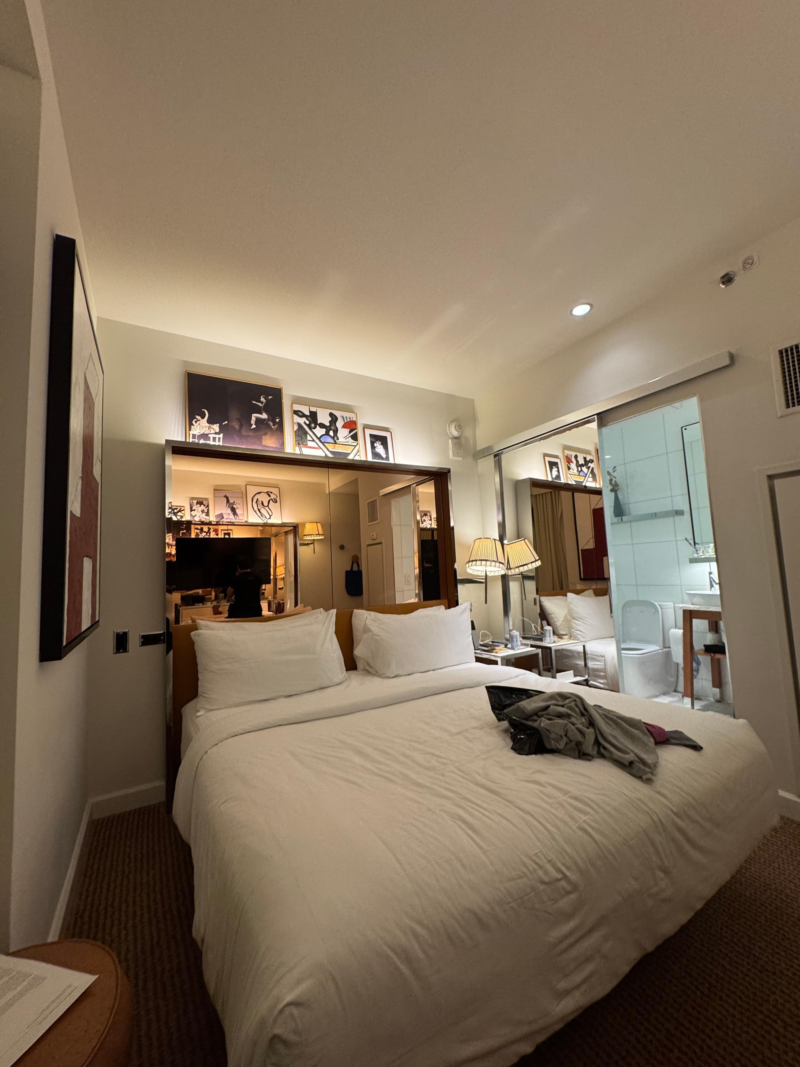 Standard room with king bed