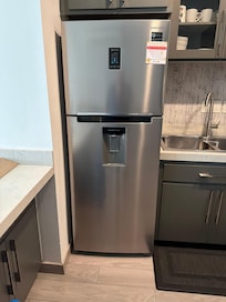 The fridge looks good, but don’t work