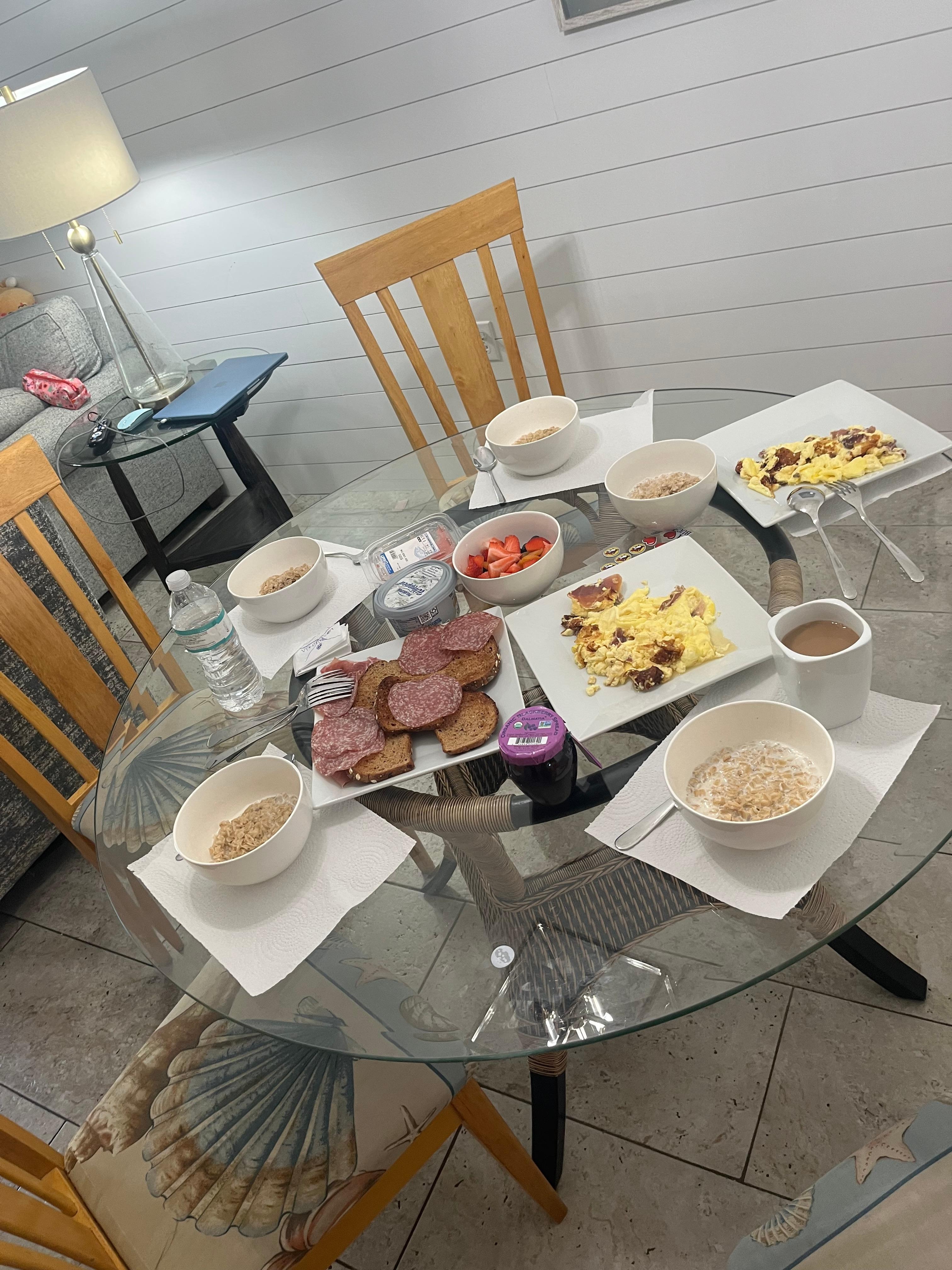 Breakfast with family 