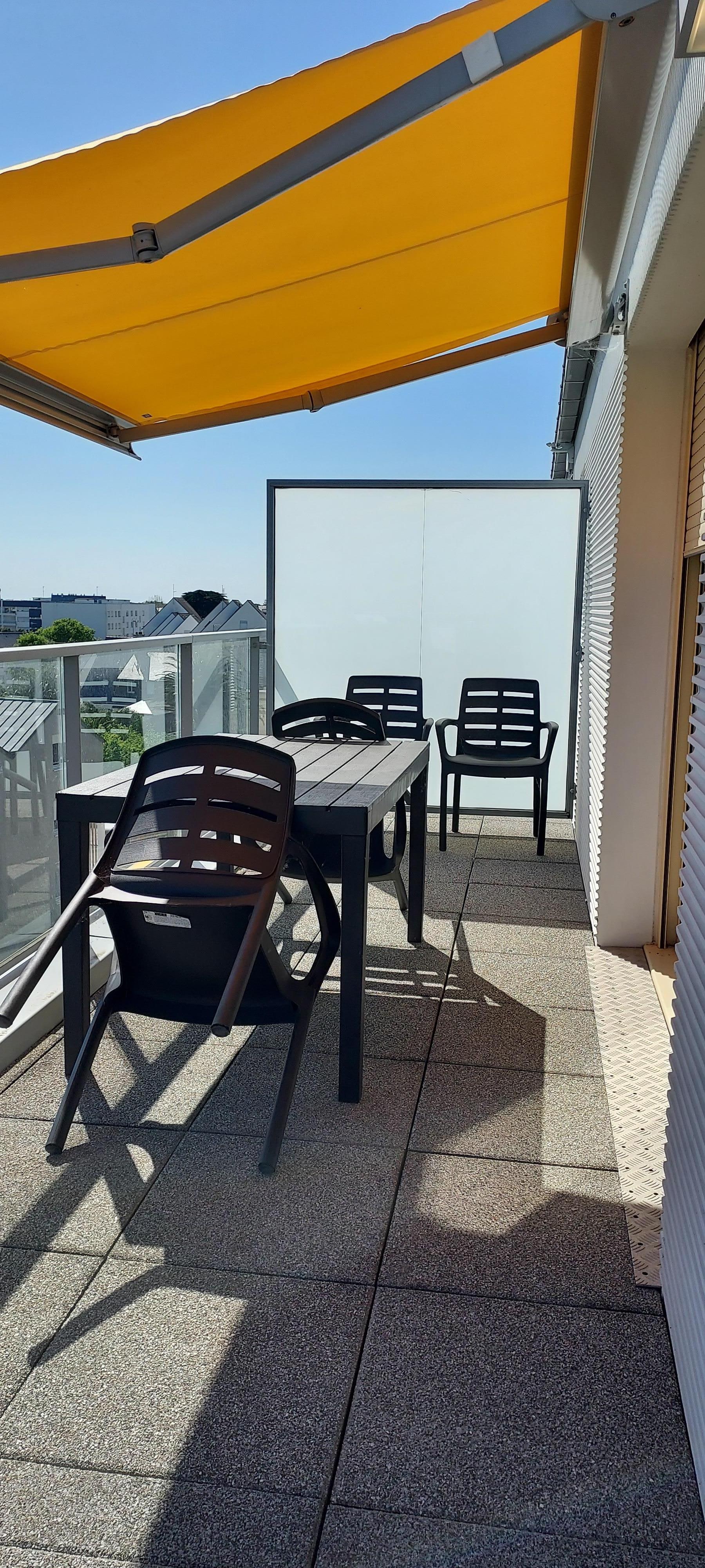 Balcon ensoleillé 